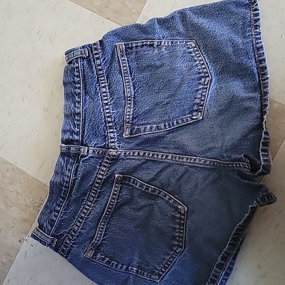 Shorts - Picture 2 of 2